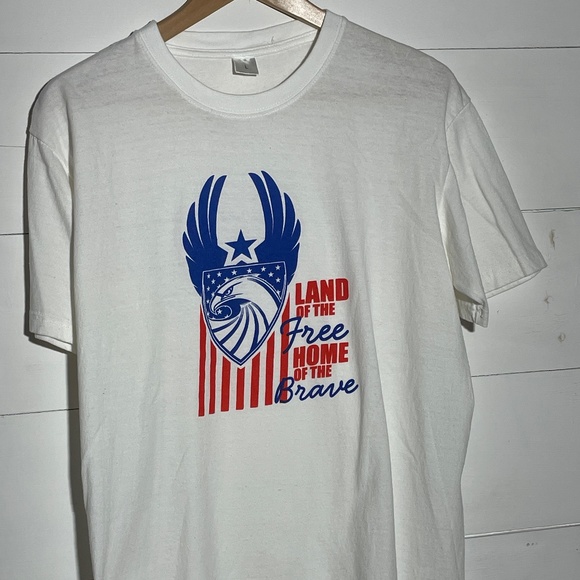 AMERICA!  Land of the Free and the Home of the Brave  Size Men's Large - Picture 1 of 4